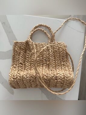 Woven Straw crossbody Bag in Natural Tan